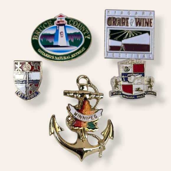 Lot of 5 Canadian Destinations Pins - Picture 1 of 5